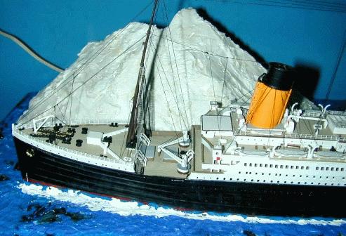350titanic.jpg (39157 bytes)