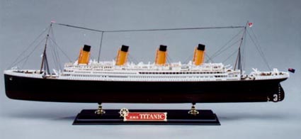 400titanic.jpg (15374 bytes)